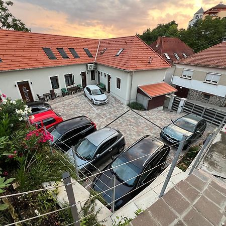 Monbuhim Twin Appartement Veszprém Buitenkant foto