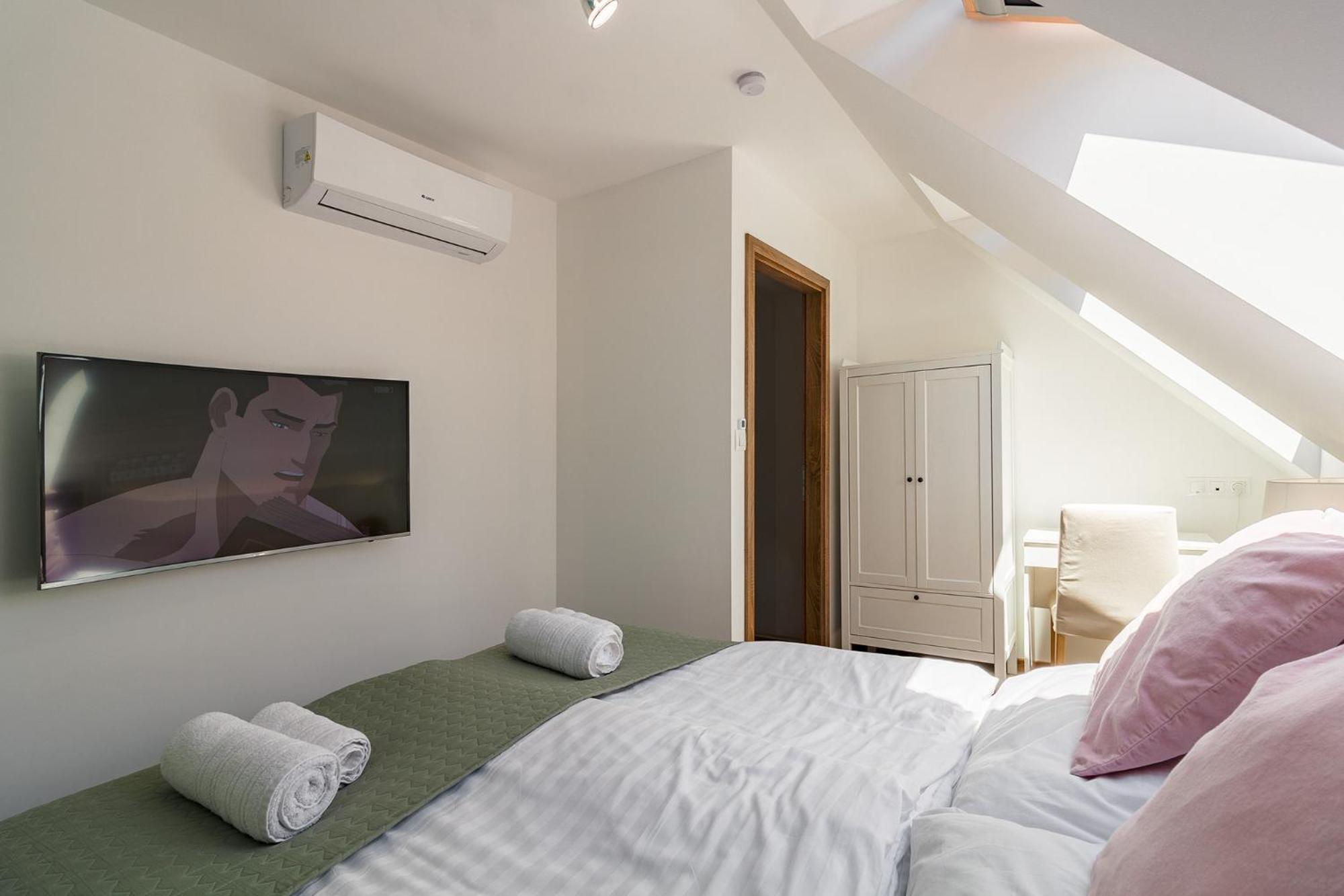 Monbuhim Twin Appartement Veszprém Buitenkant foto